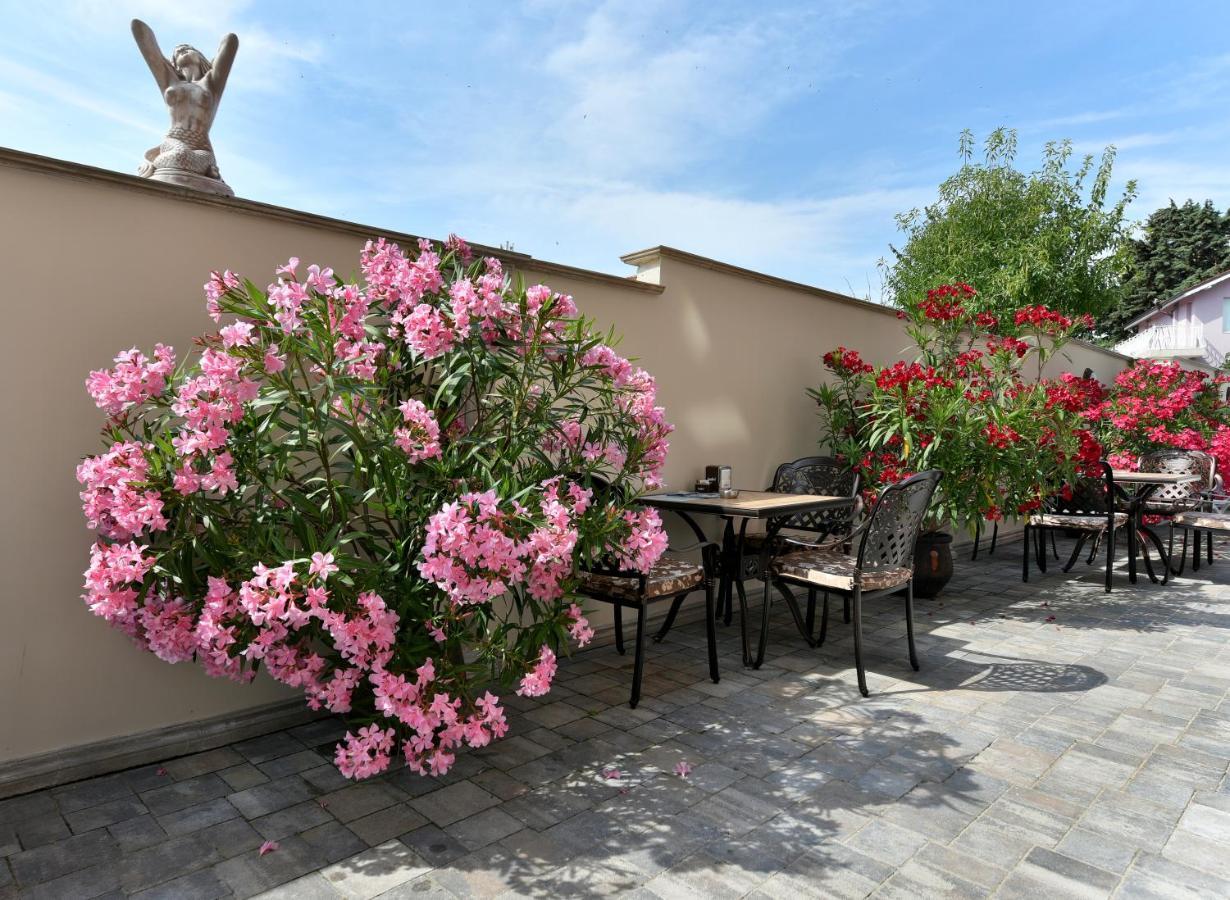 Sirena Palace Family Hotel Obzor Luaran gambar