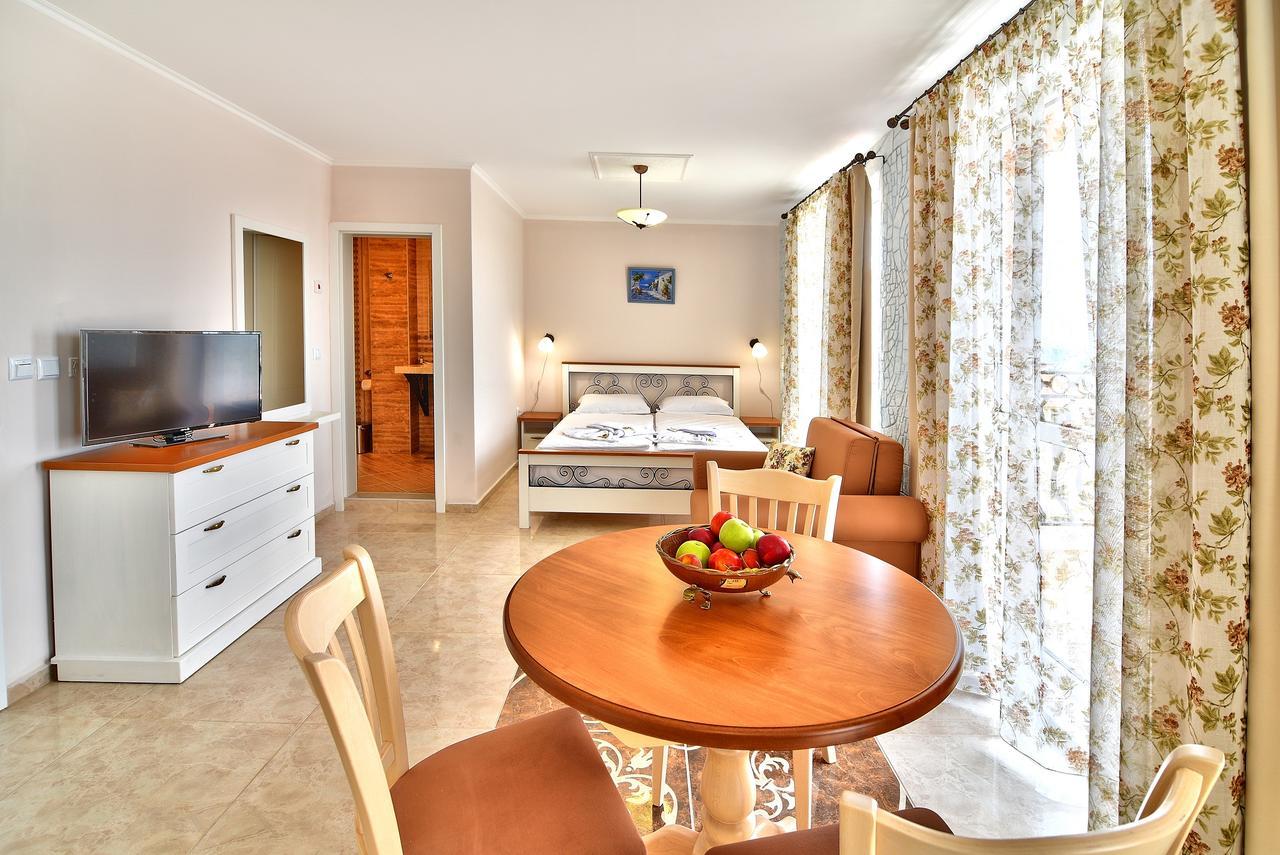 Sirena Palace Family Hotel Obzor Luaran gambar